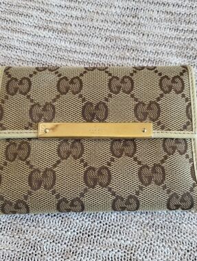GUCCI Beige GG Canvas/Leather Compact Wallet
